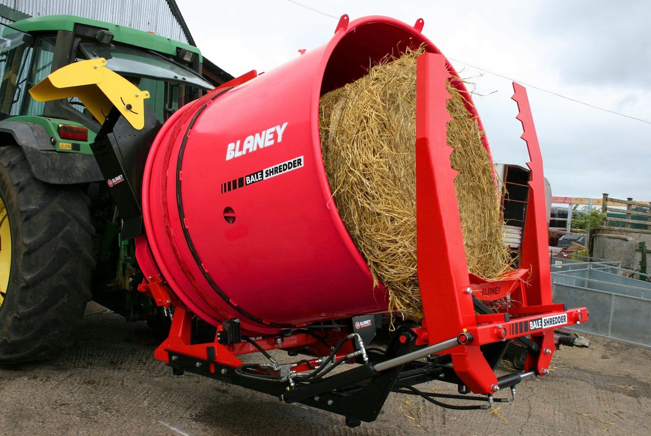 Bale-shredding machine chops '5 times faster than a diet feeder'
