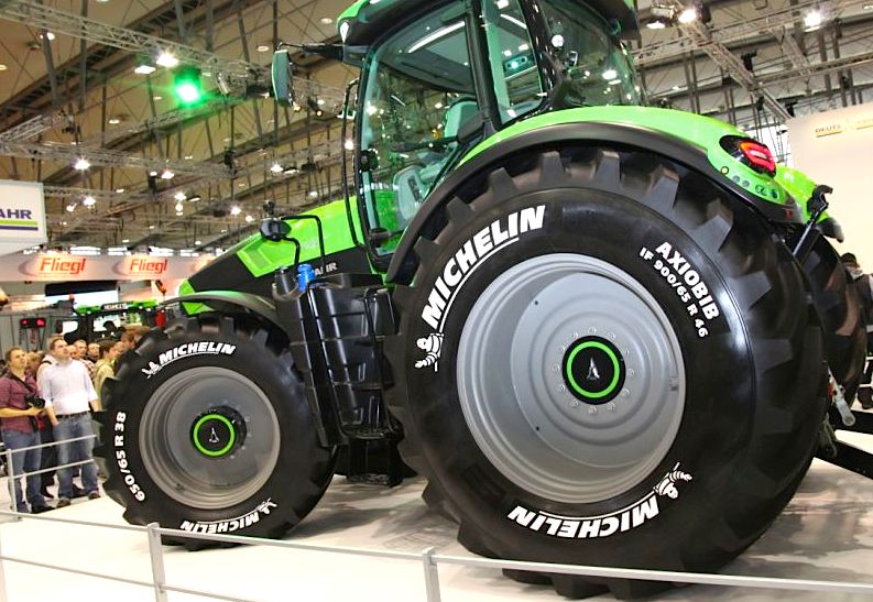 Michelin AxioBib IF900/65R46