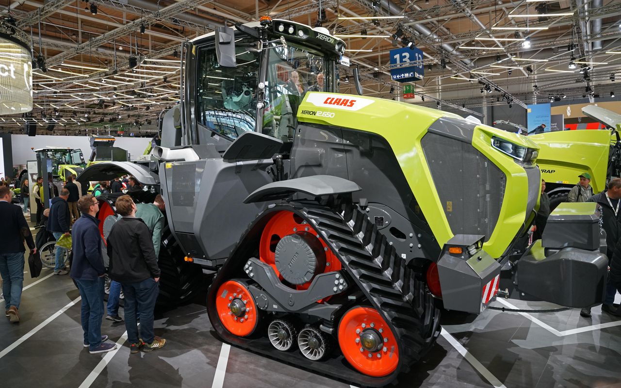 Claas Xerion 12.650 wins Tractor of the Year award