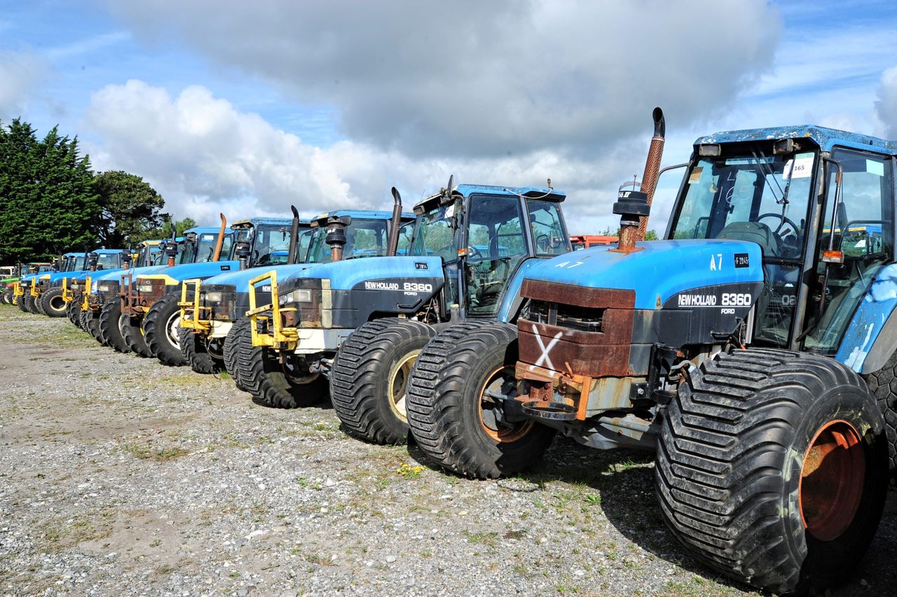 Wilsons to put 100 tractors  under its virtual hammer