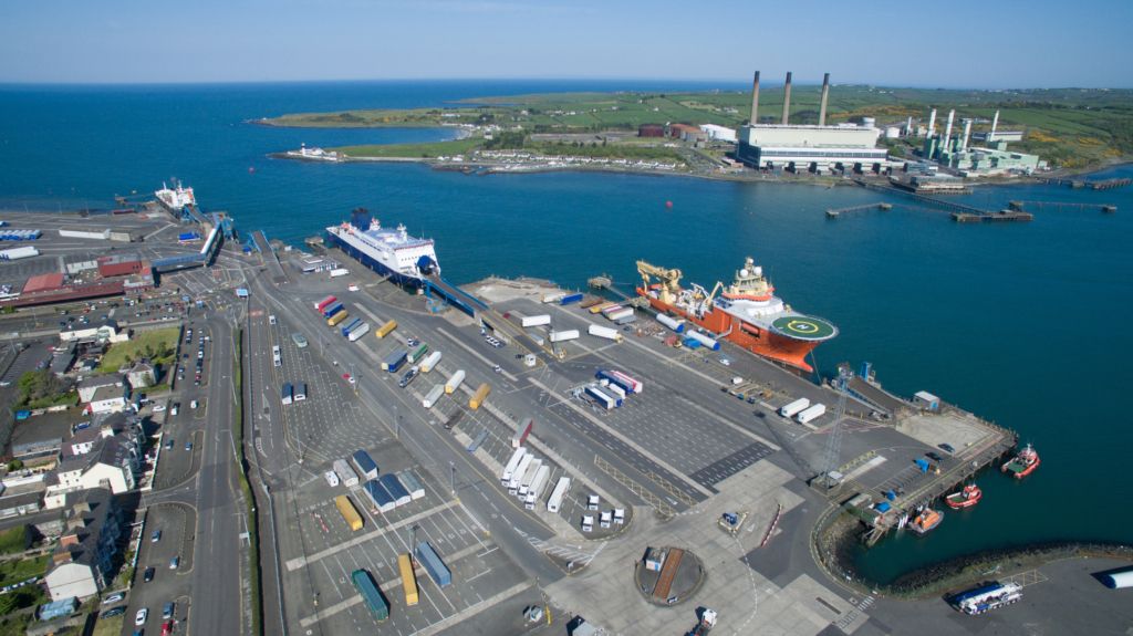 Union reps say port staff were told there was 'no threat' at 3pm