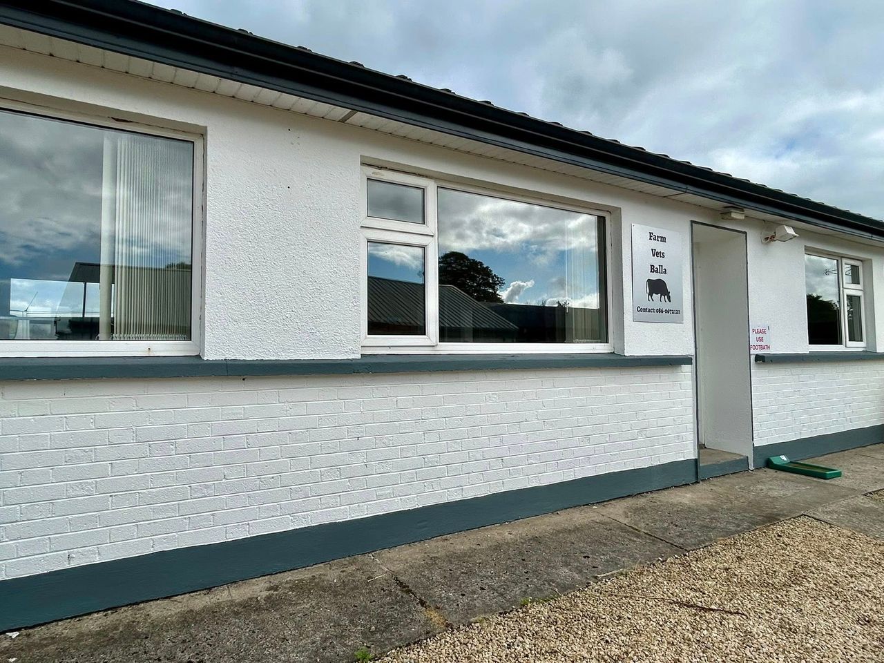 Rural town in Co. Mayo opens first ever vet practice