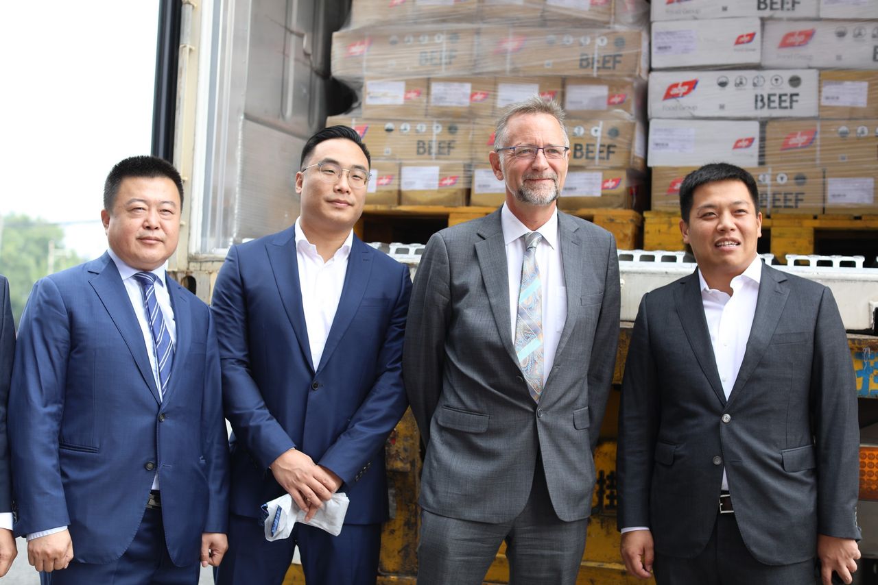 First 25t container of Irish beef reaches China