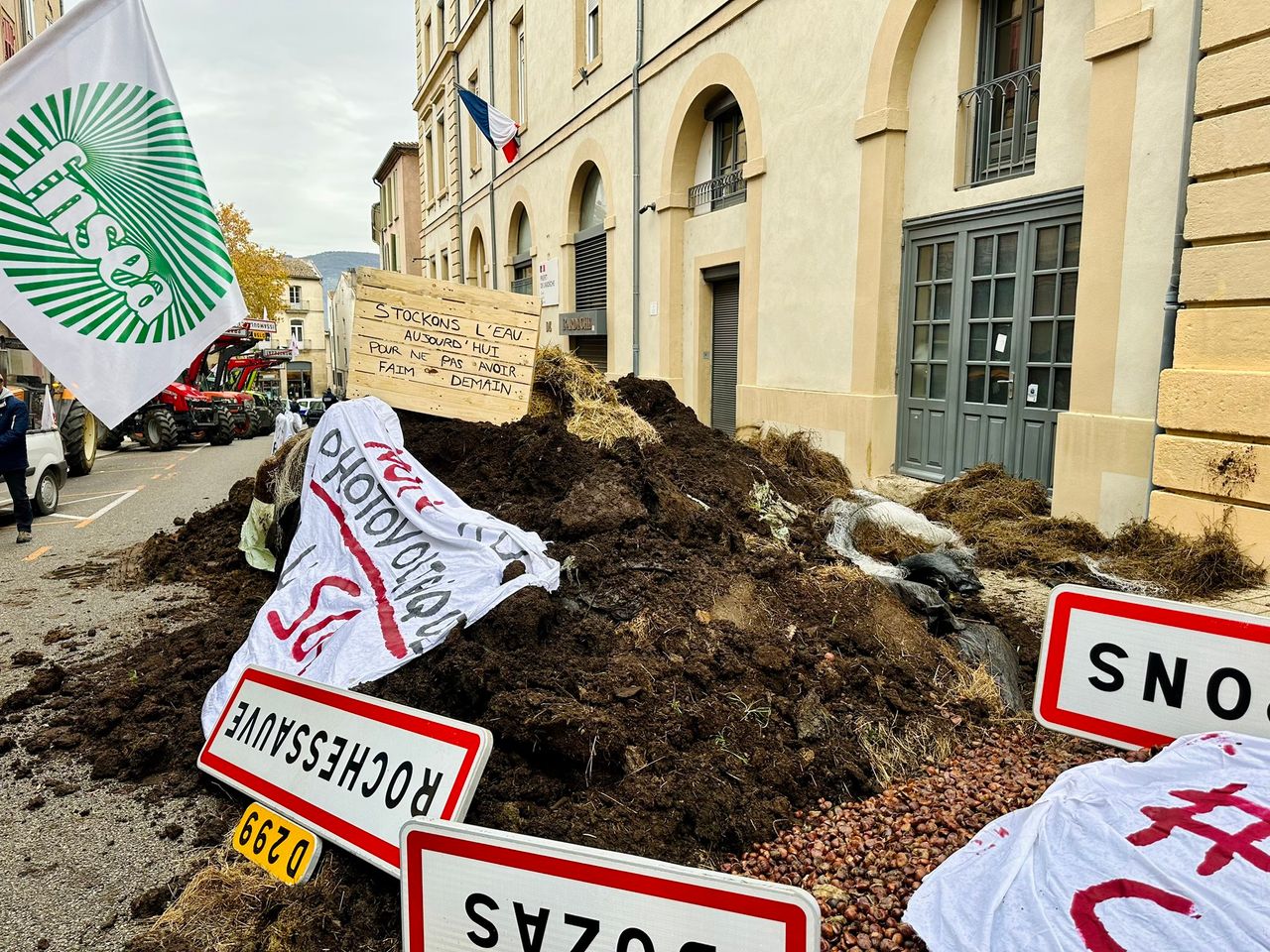 French farmers protest over glyphosate and land use policies