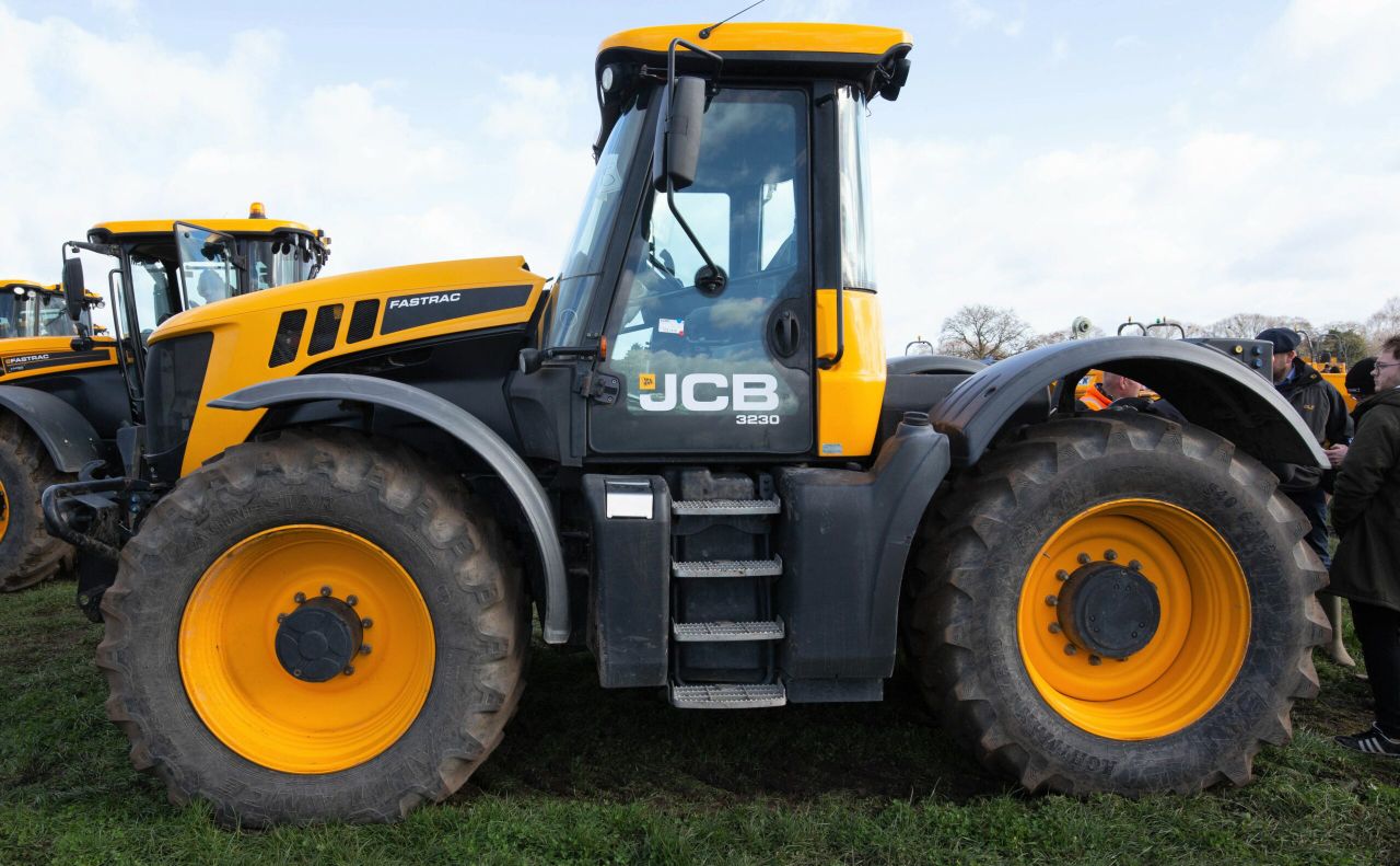 Auction report: Eyeing up a tractor bargain like a 'hawk'?