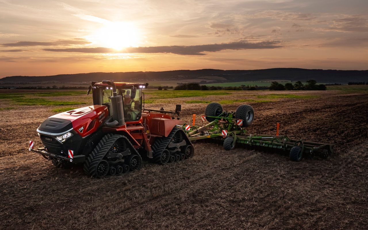 CNH scoops two design awards for Quadtrac and Steyr