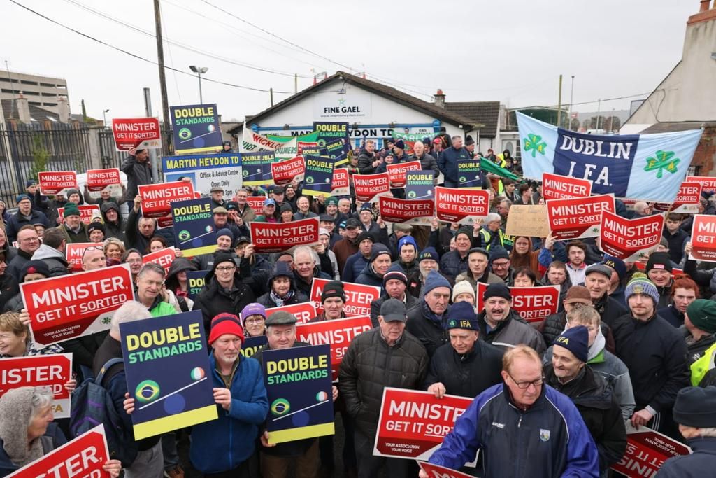 Farmers protest at Heydon's constituency office over Bord Bia row
