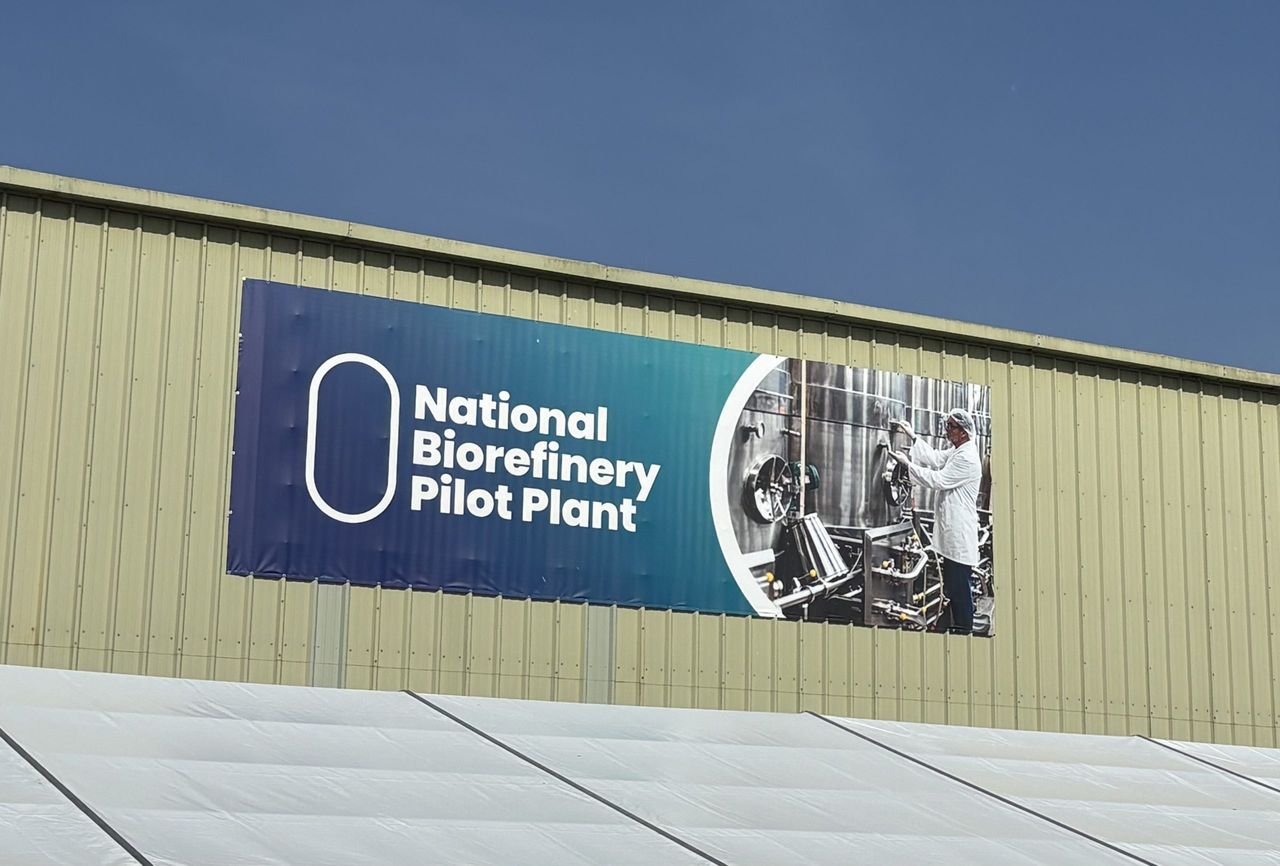 Minister highlights 'added value' for farmers at launch of biorefinery pilot plant
