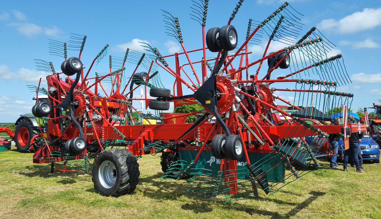 Grass & Muck: Giant rake that 'does the thinking for you'