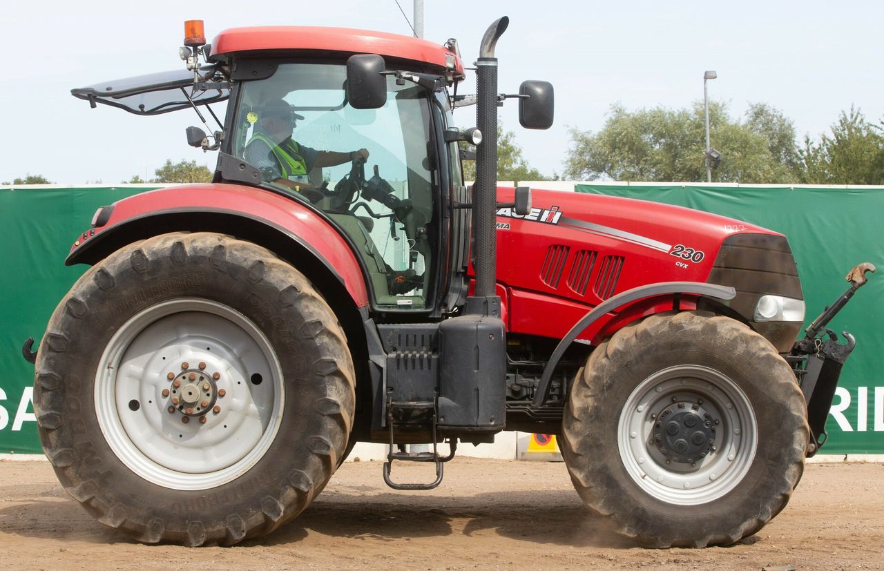 Auction report: Case IH highlights from monster tractor sale
