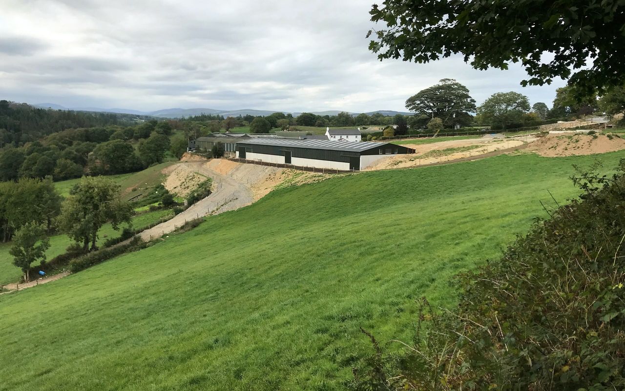 Buildings focus: A 60-unit parlour; drafting system; crush; and holding yard under one roof in Co. Wicklow