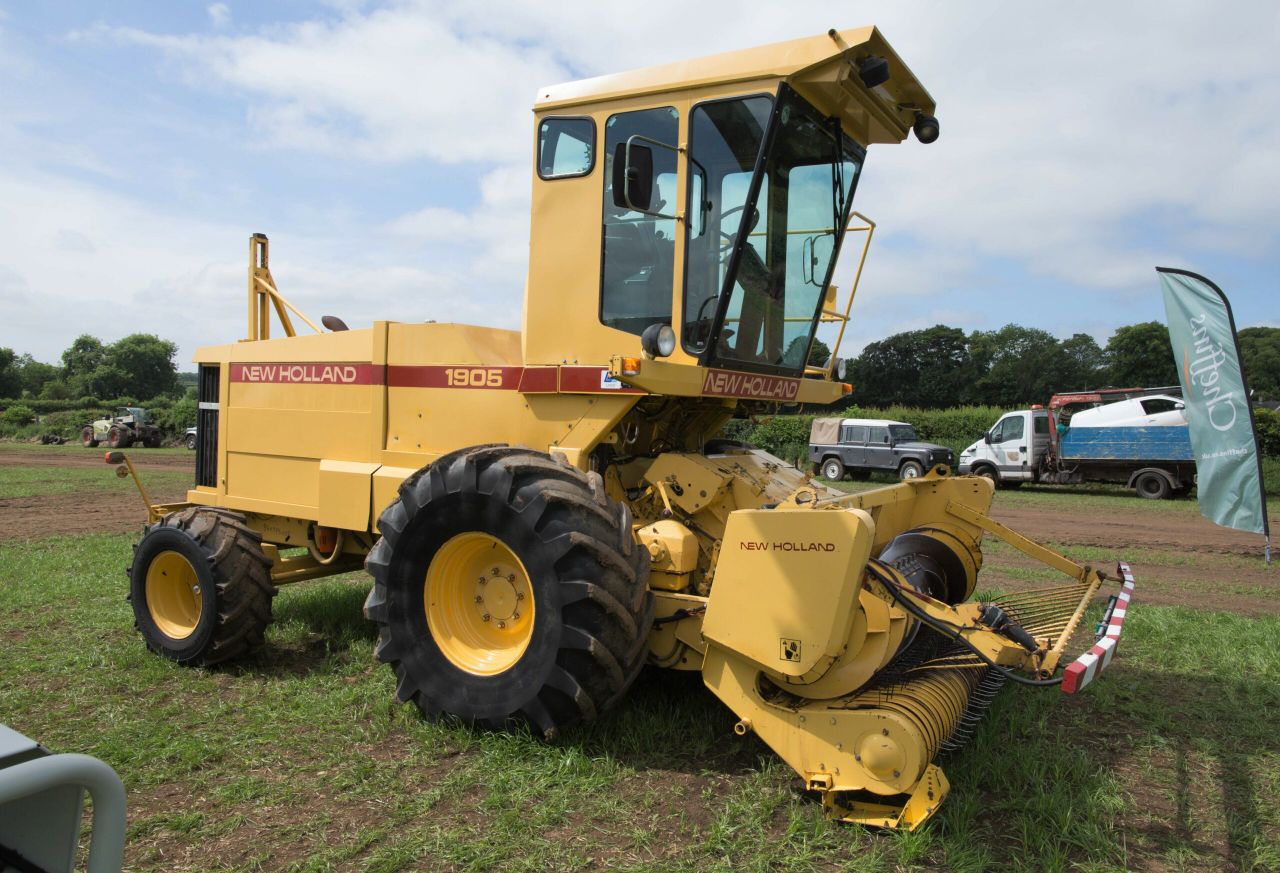 See how much this 'classic' New Holland 1905 sold for