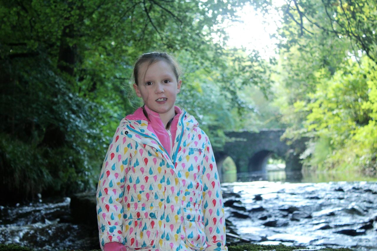 Brave farm girl Grace inspires marts to drop the hammer for charity