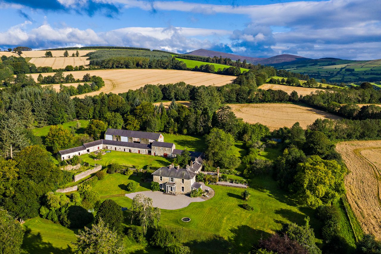 €198m spent on prime country homes purchased in 2022