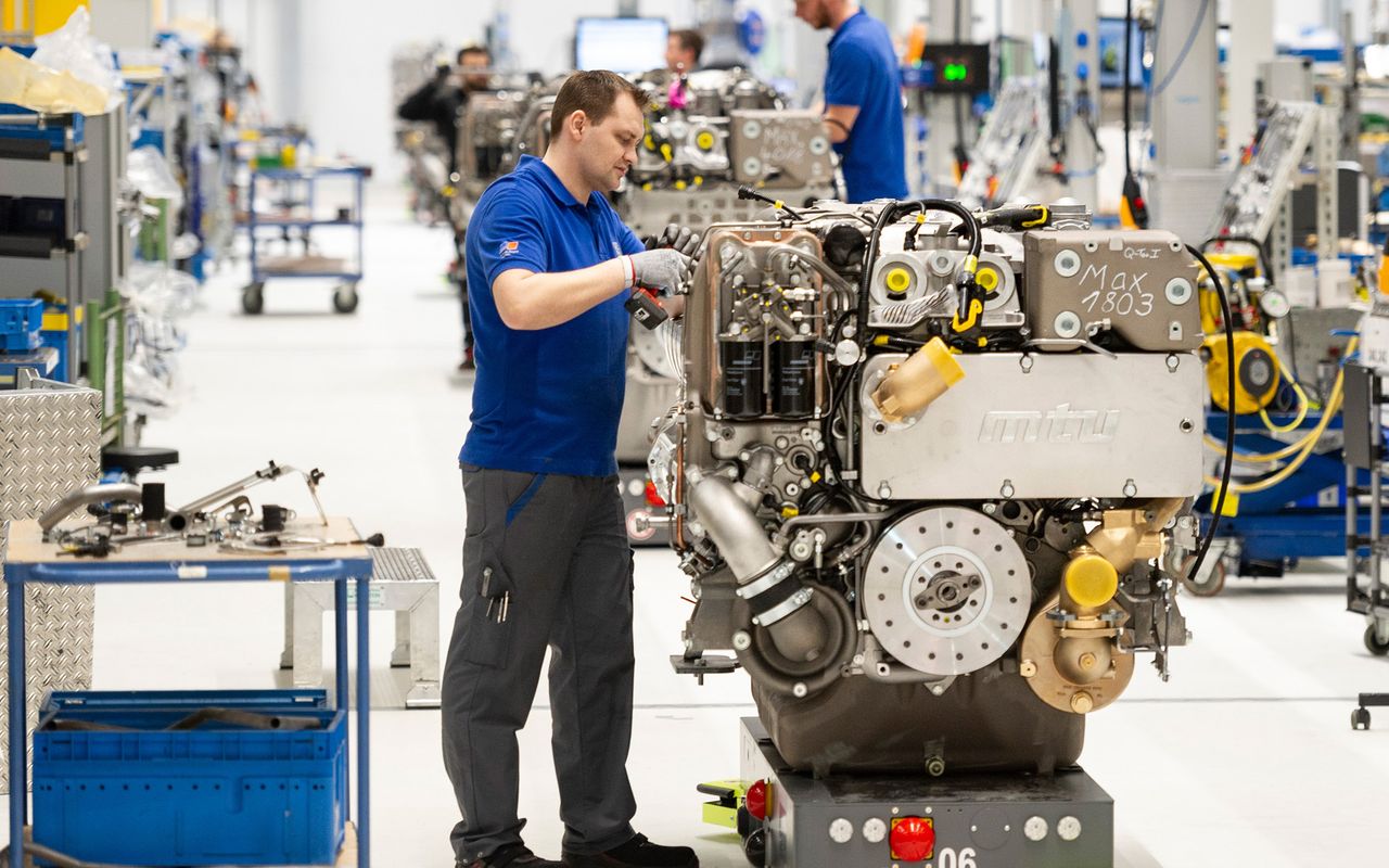 Rolls Royce backs the internal combustion engine