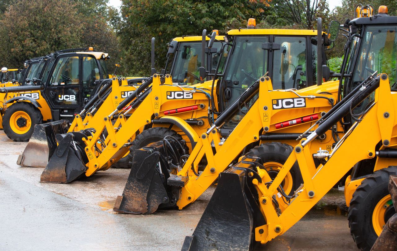 Auction report: Digging for a bargain at the JCB 'ex-demo' sale?