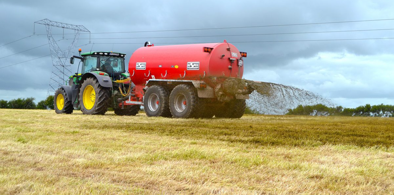 Splash-plate slurry spreading allowed on land with steep hills - DAFM