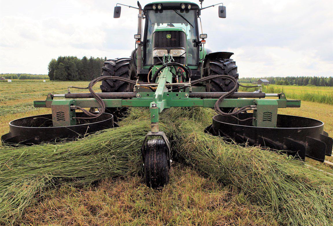 Here's the ultimate 'one-pass' system - for baled silage contractors