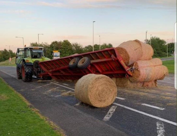 Roadside trailer 'bale' out prompts policing pun contest
