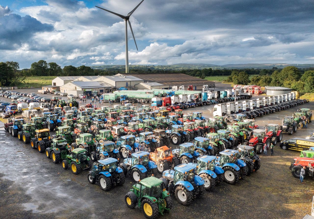 Dale Farm raises almost £10k for Cancer Focus NI through tractor run