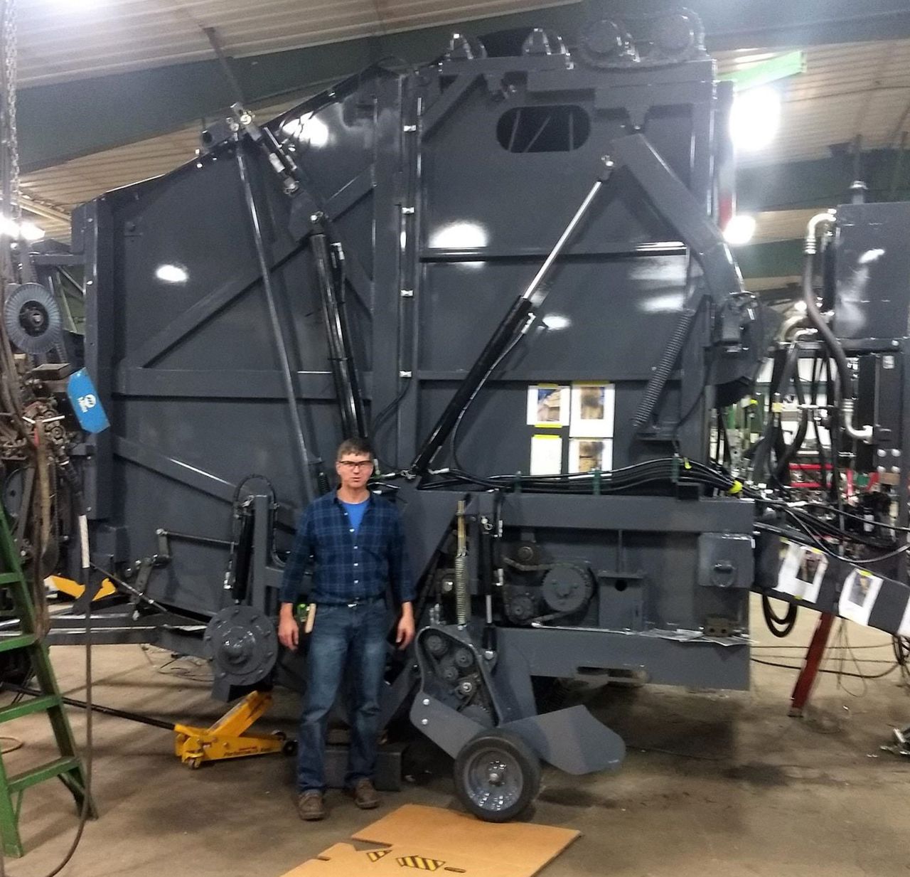 'World's biggest' round baler makes its first 9ft X 9ft bale
