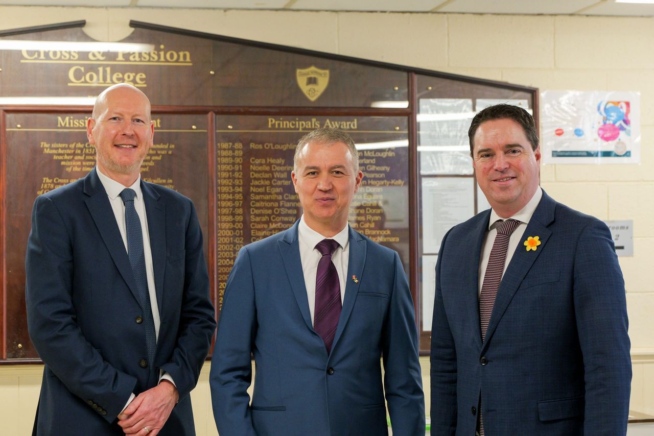 Heydon visits Kildare school with Austrian Embassy ahead of EU presidency