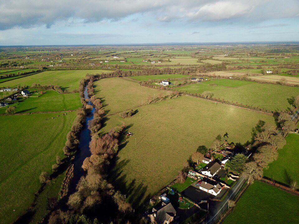 27ac offers good road frontage and ideal situation for a residence