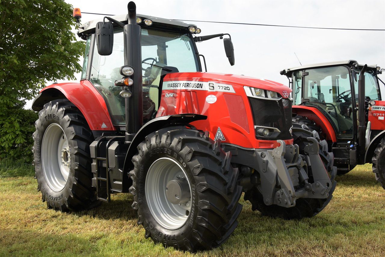 'Dealer stocks at high levels across machinery markets'