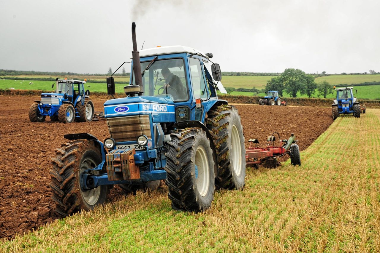 Machinery Focus: Video - Big Fords and classic tillage