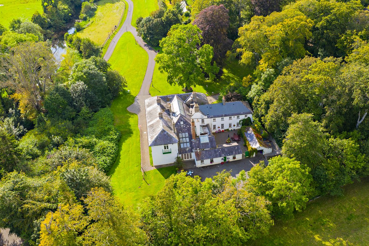 Centuries-old historic estate for sale in the Royal County