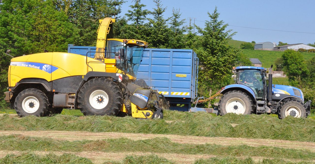 Contractors may have to up silage harvesting prices due to 30% jump in grass yields