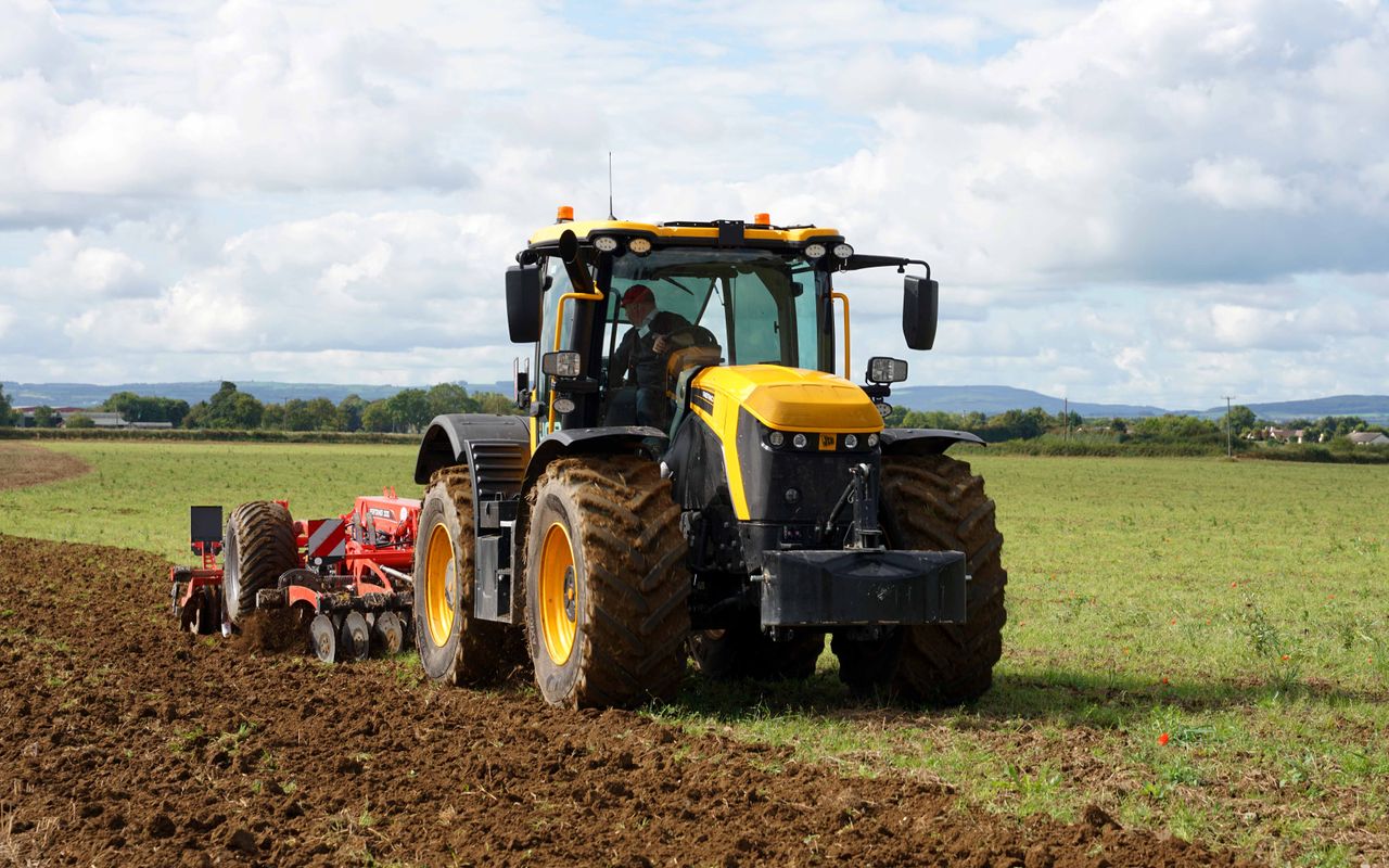 Autumn tractor registration figures reveal downward trend