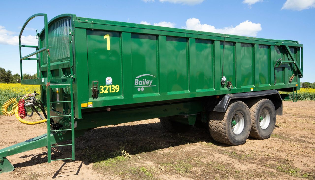 Auction report: Check out these 'on-farm' machinery prices...