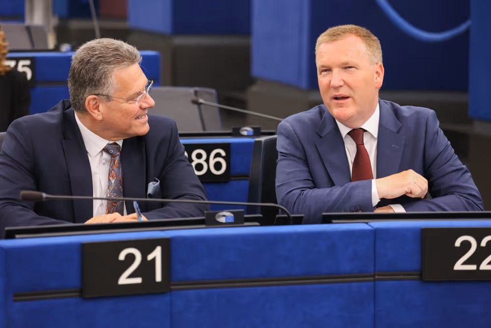 Trade Commissioner Maros Sefcovic (left) with Commissioner for  Democracy, Justice, the Rule of Law and Consumer Protection, Michael McGrath at the plenary session of the European Parliament in Strasbourg