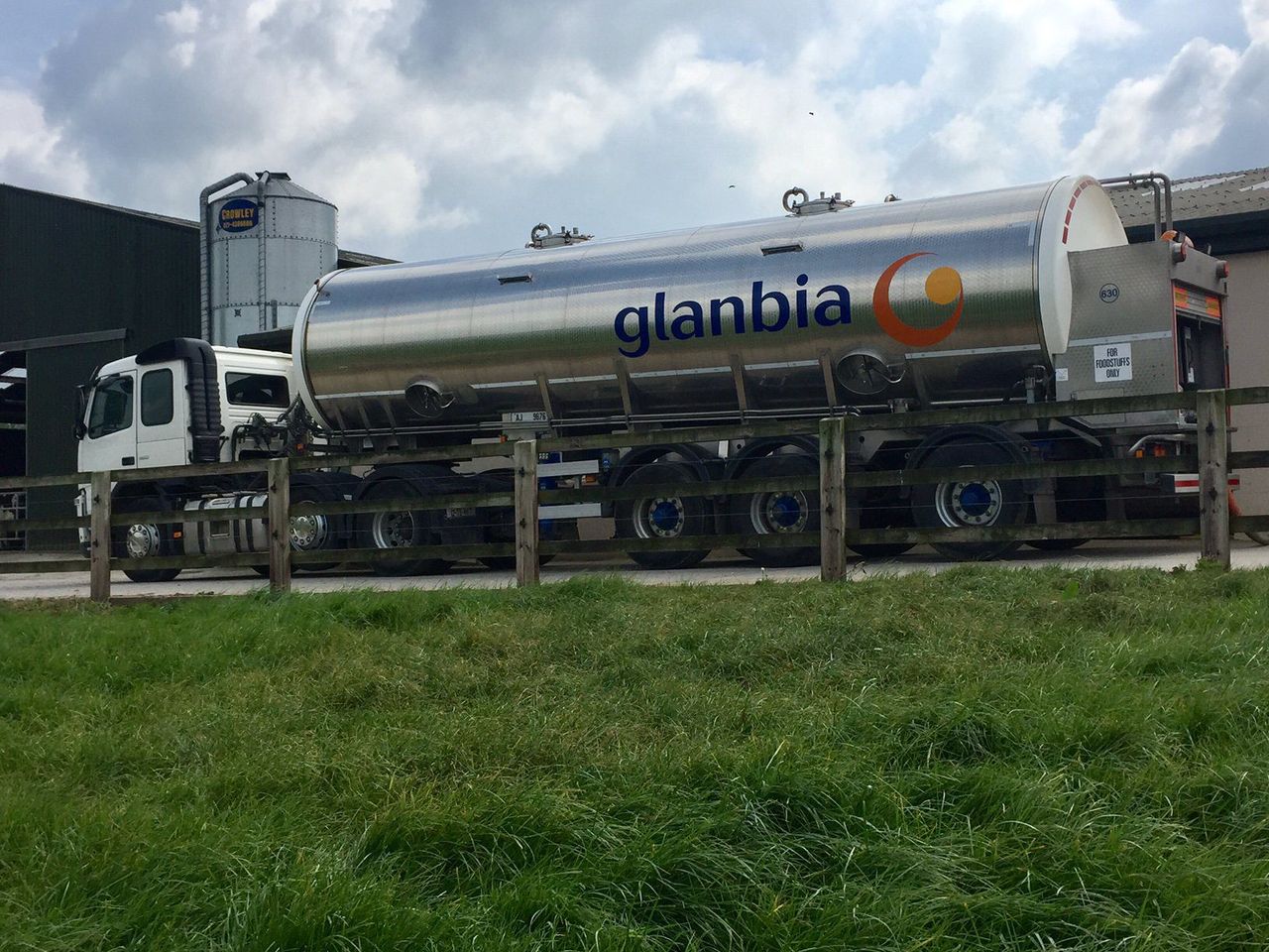 Glanbia lowers price for July milk supplies