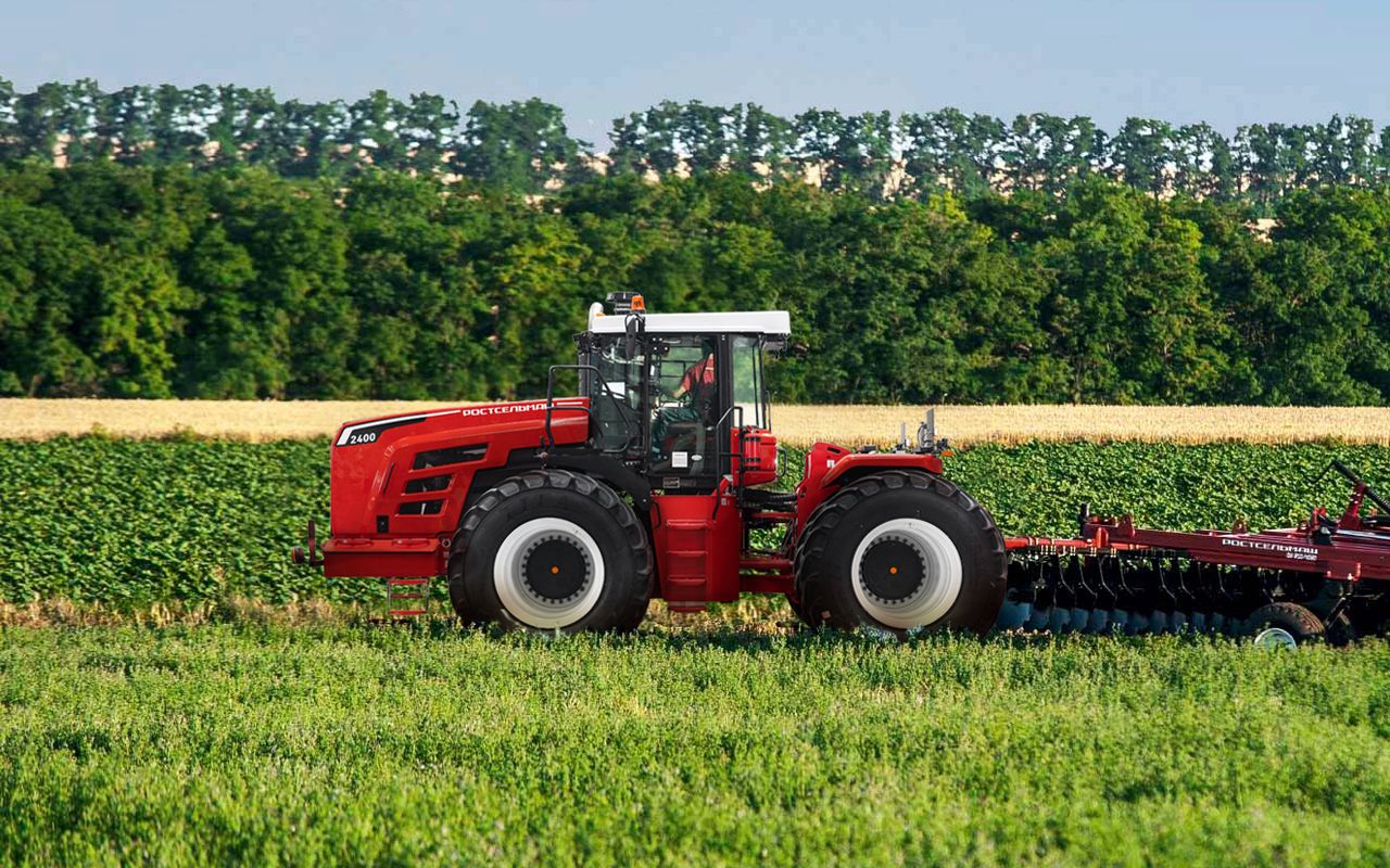 Machinery: New Rostselmash autobox needs large tractor