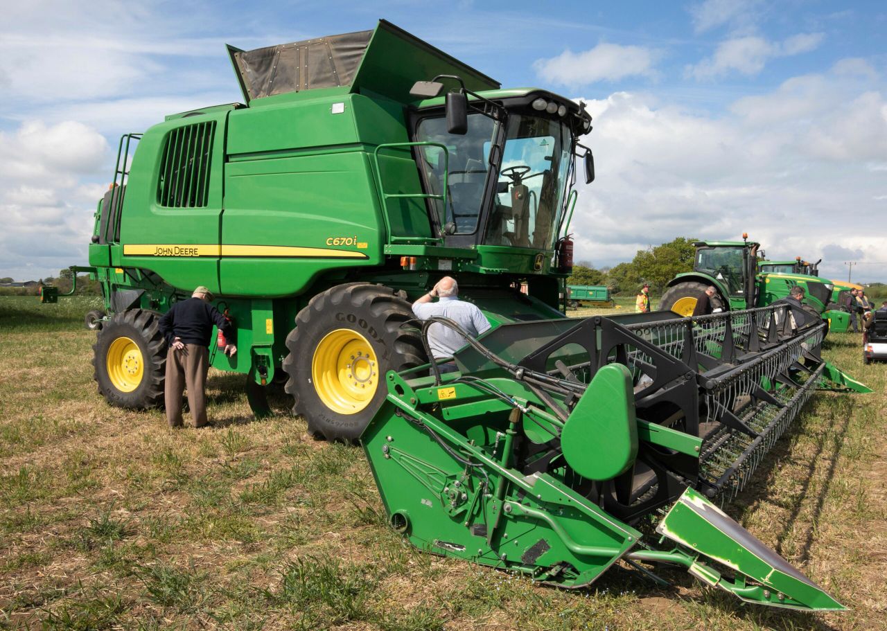 Auction report: Brisk bids for 'tidy' tillage tackle