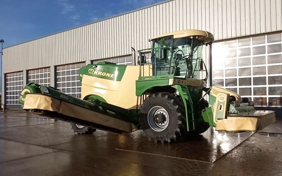 2022 Krone BIG M450 self-propelled mower. Full LED package. Engine hours: 432, cutting hours: 229, acres: 4646
