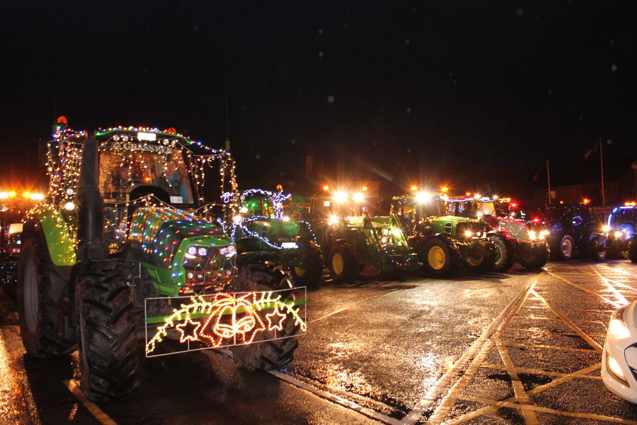 Ballinrobe Christmas lights tractor parade draws 3,000