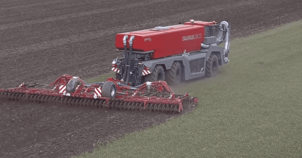 Video: Giant 650hp slurry tanker on the way to UK