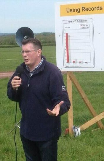 John Maher, Teagasc speaking on using RECORDS to manage milk quality at Teagasc Dairy Farm Walk 