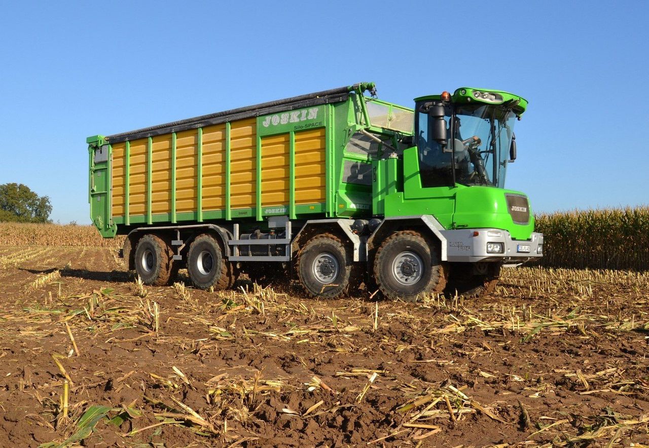 Fancy a self-propelled trailer for soggy conditions: Why not?