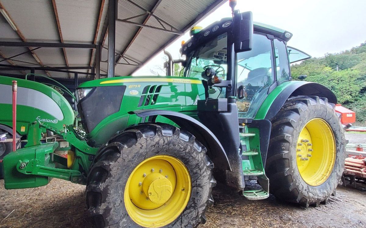 John Deere heads the bill at contractor's auction