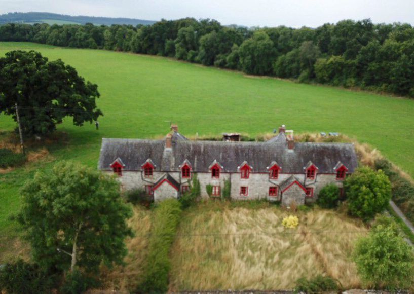 180ac and 4 cottages on the market in Durrow