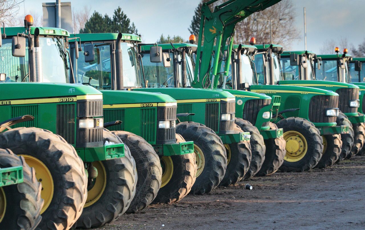 Auction report: 'Green' highlights from December's monster tractor sale