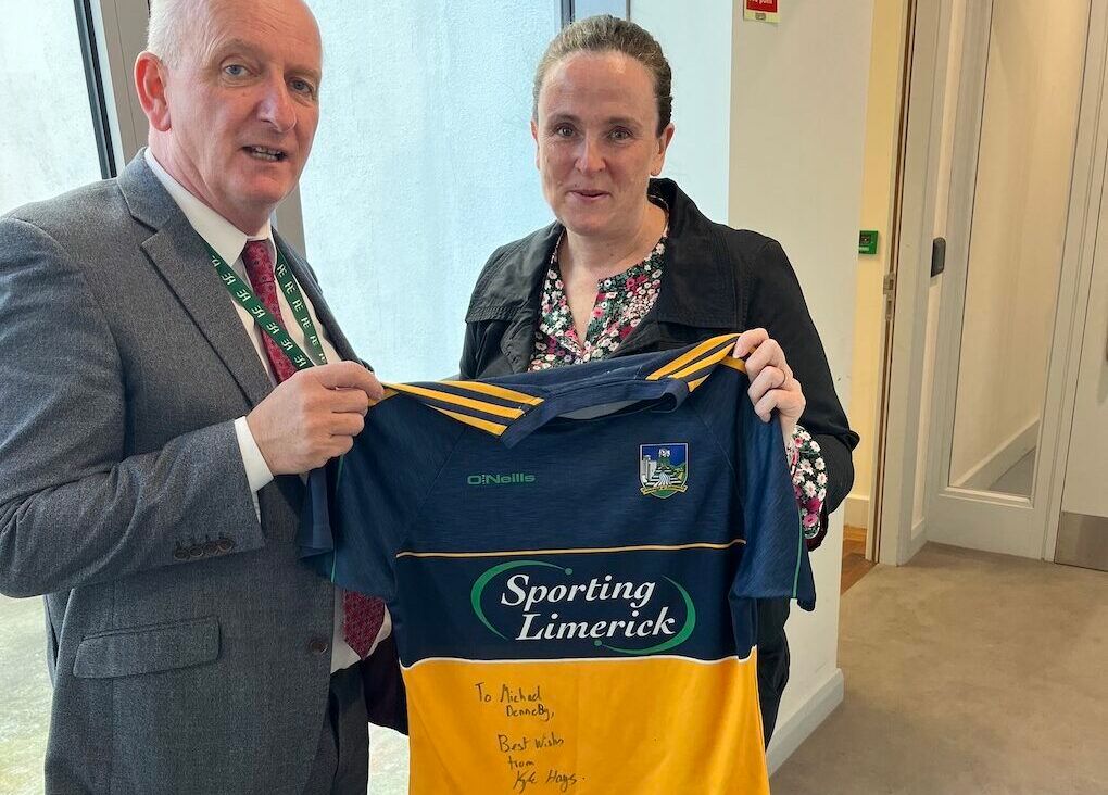 CEO's jersey gift thrills teen who lost leg in tractor accident