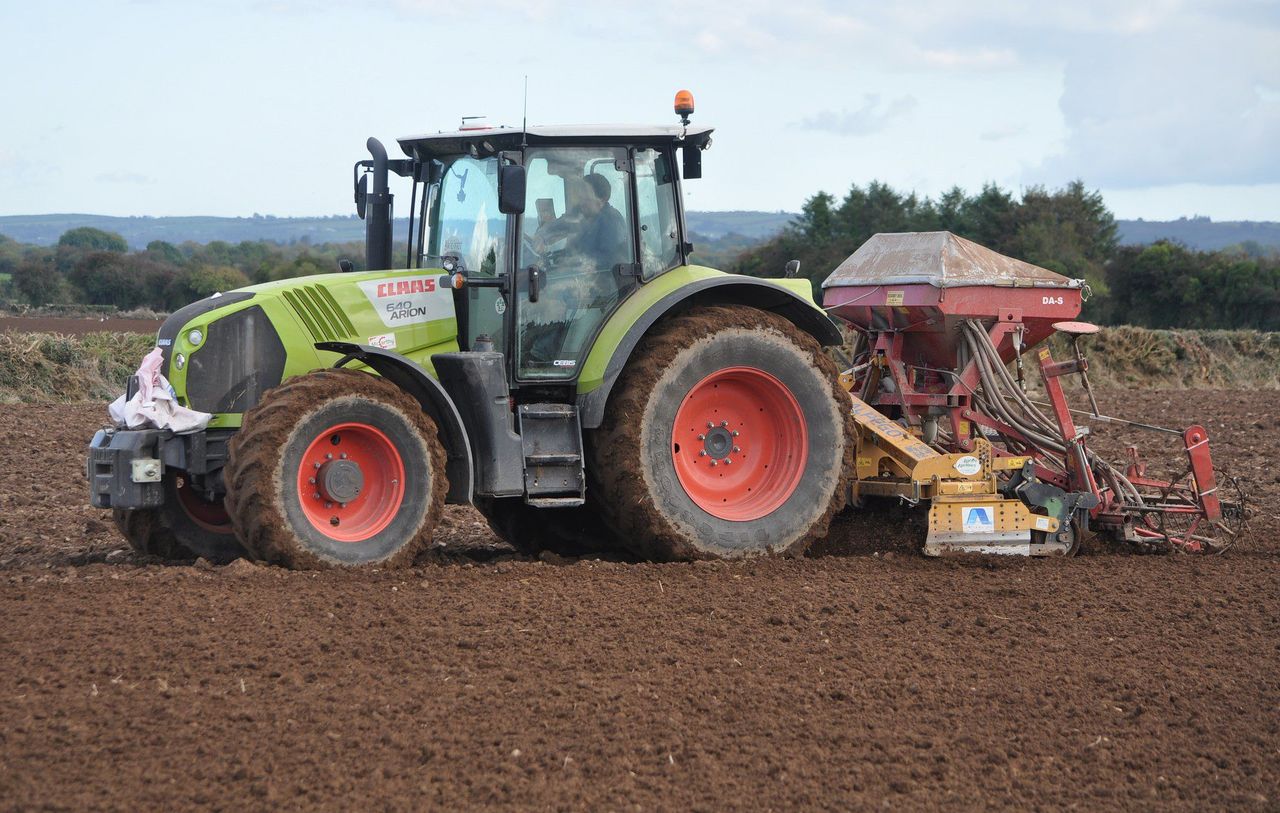 New tractor registrations down 12.5% for first 6 months of 2017