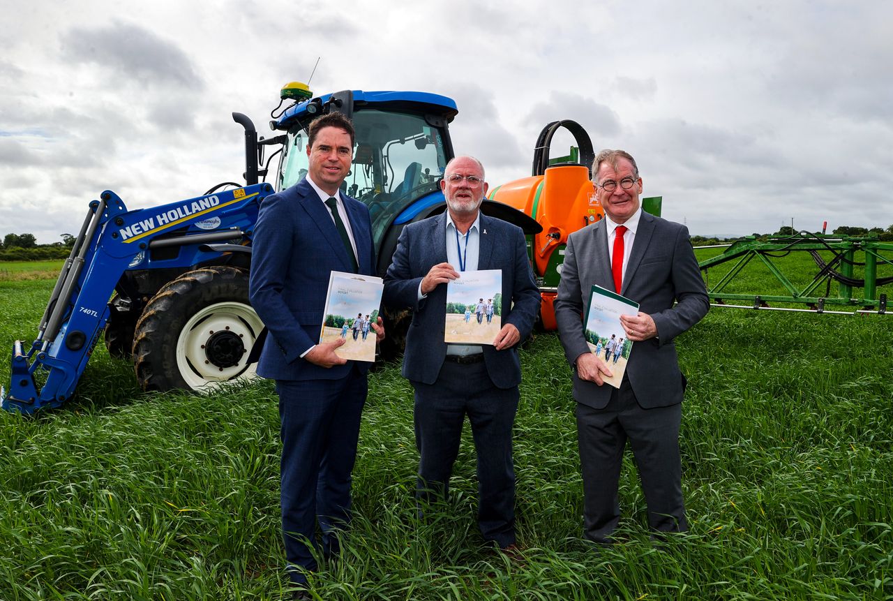Ministers launch report on farmer health and wellbeing programme