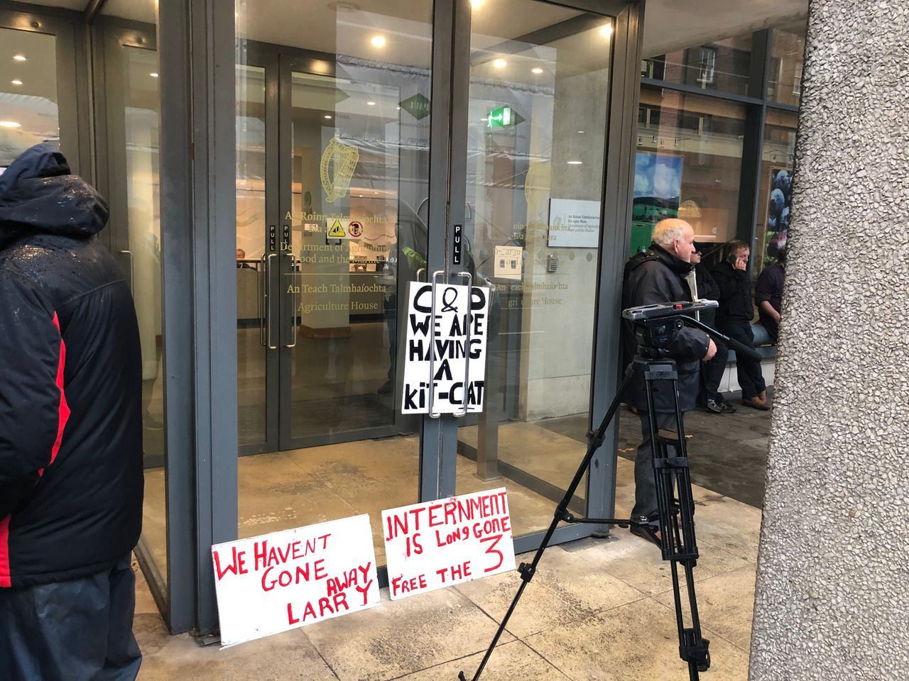 Beef taskforce meeting 'postponed' amid Ag House protest
