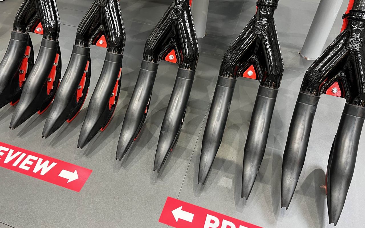 Vogelsang's double flow shoe lays two smaller belts of slurry on the soil surface